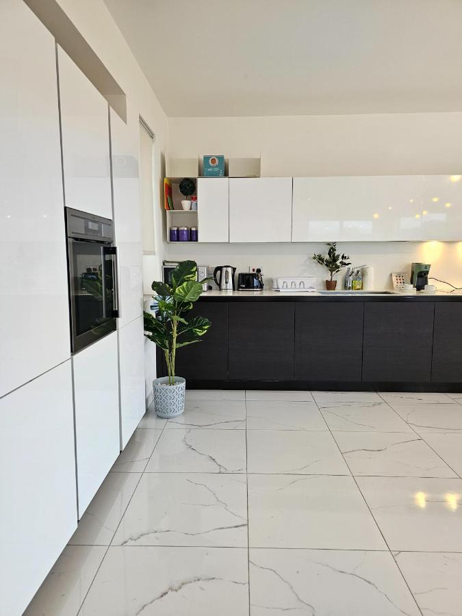 Mive Luxury Sea View Penthouse Lägenhet Gzira Exteriör bild