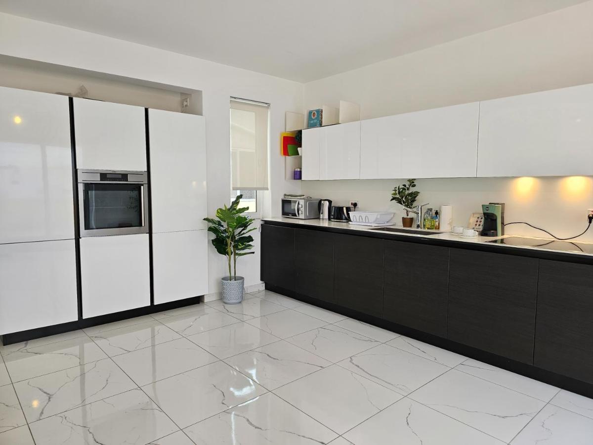 Mive Luxury Sea View Penthouse Lägenhet Gzira Exteriör bild