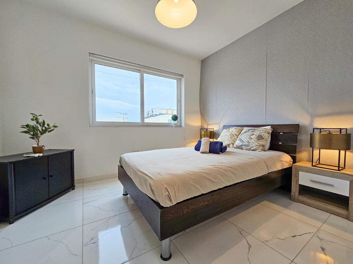 Mive Luxury Sea View Penthouse Lägenhet Gzira Exteriör bild