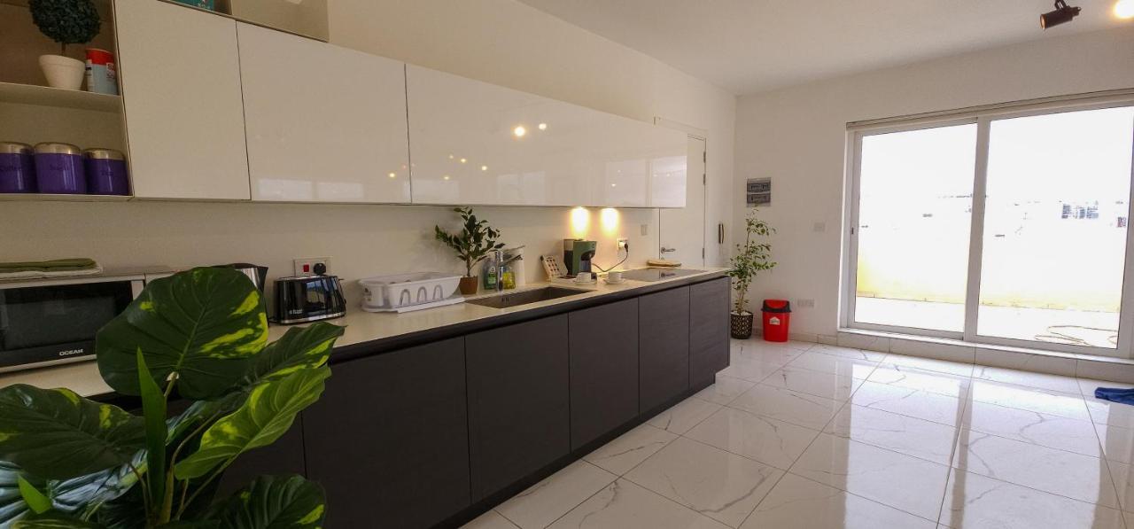 Mive Luxury Sea View Penthouse Lägenhet Gzira Exteriör bild