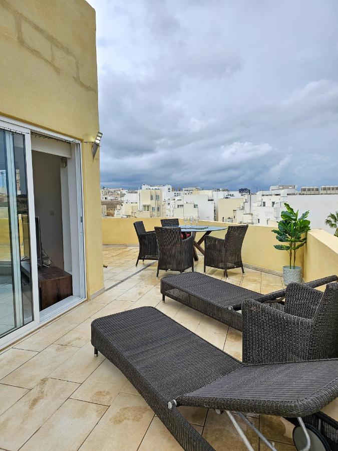 Mive Luxury Sea View Penthouse Lägenhet Gzira Exteriör bild