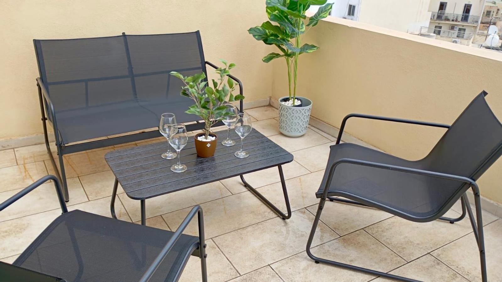 Mive Luxury Sea View Penthouse Lägenhet Gzira Exteriör bild