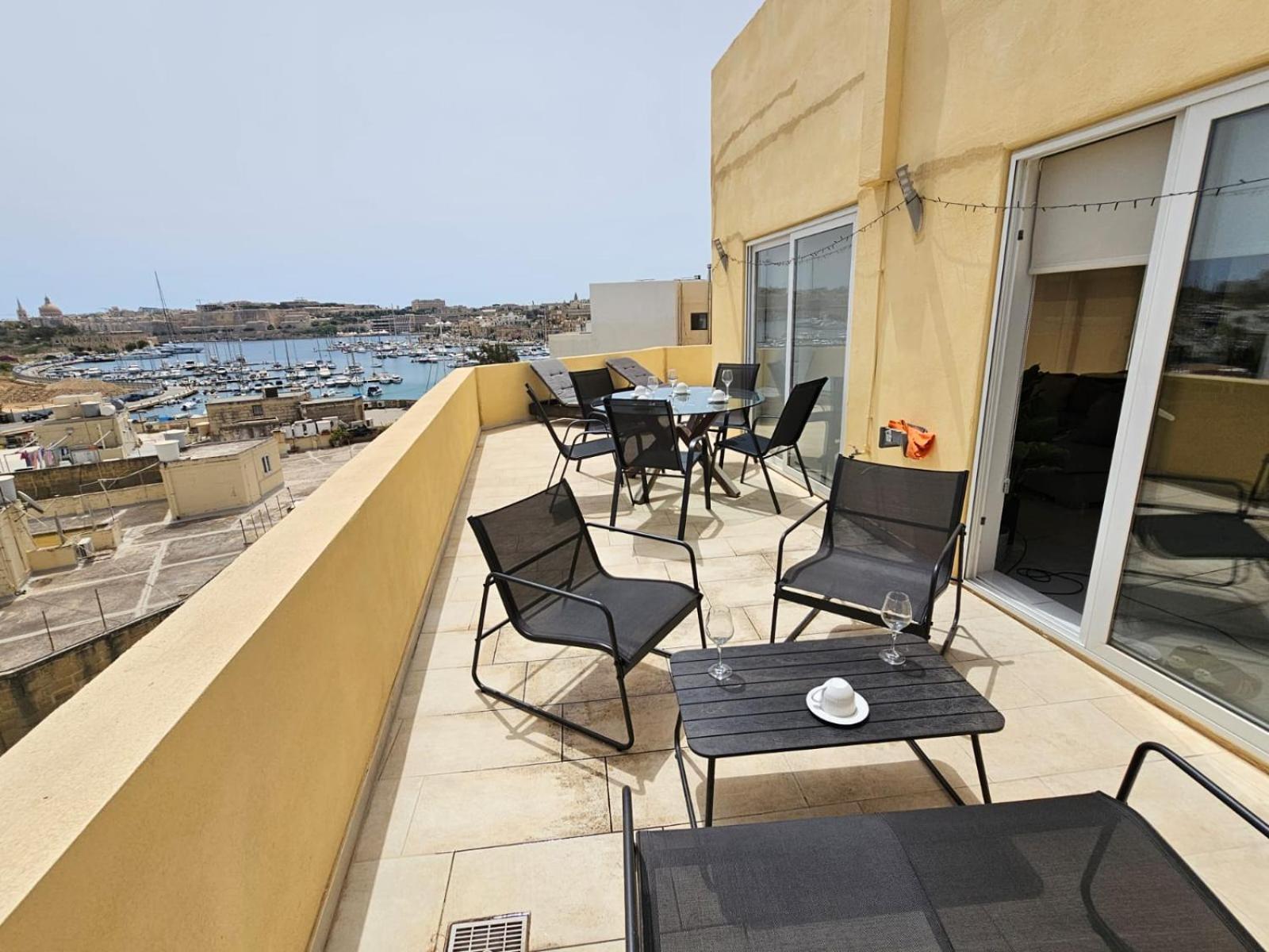 Mive Luxury Sea View Penthouse Lägenhet Gzira Exteriör bild