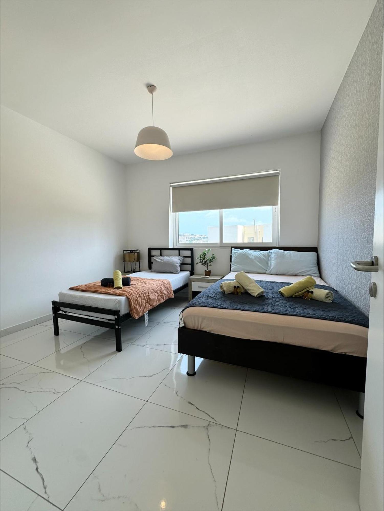 Mive Luxury Sea View Penthouse Lägenhet Gzira Exteriör bild